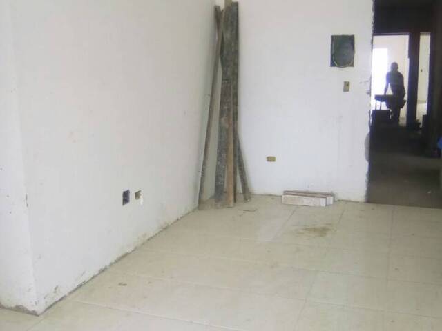 Apartamento para Venda em Praia Grande - 4