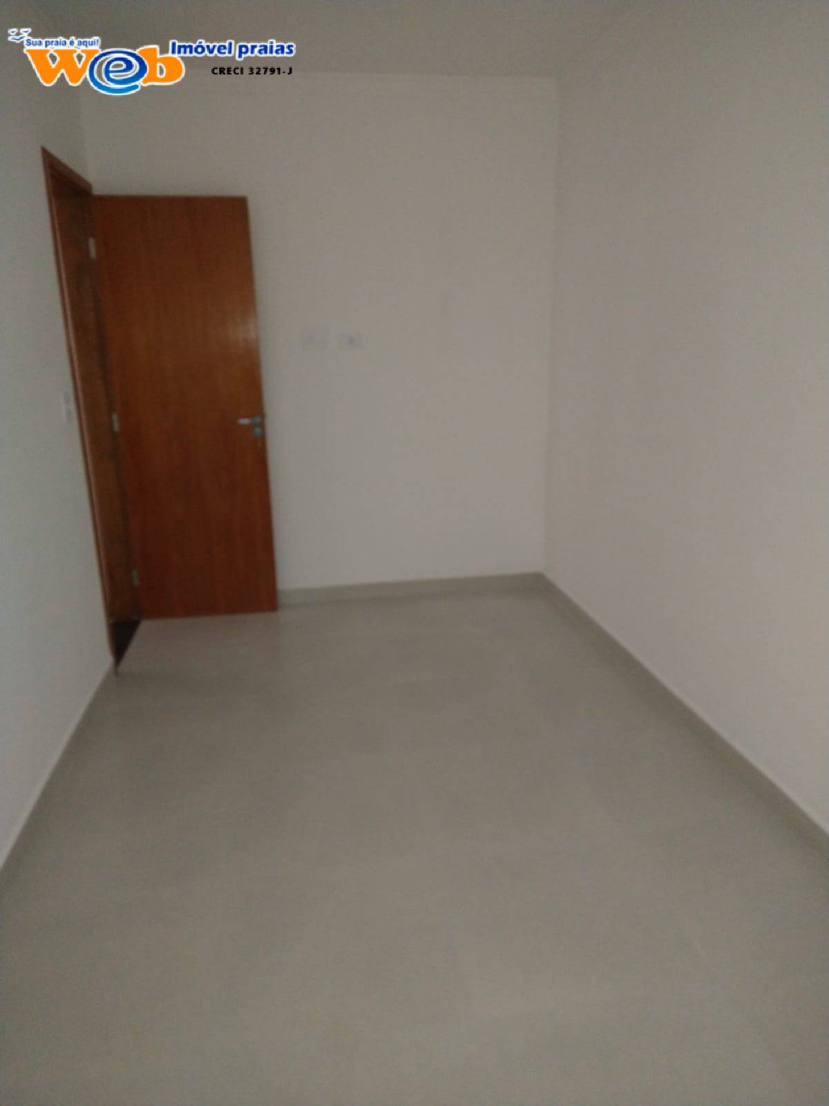 CASA DE CONDOMINIO 02 DORMITORIOS. ZONA 2